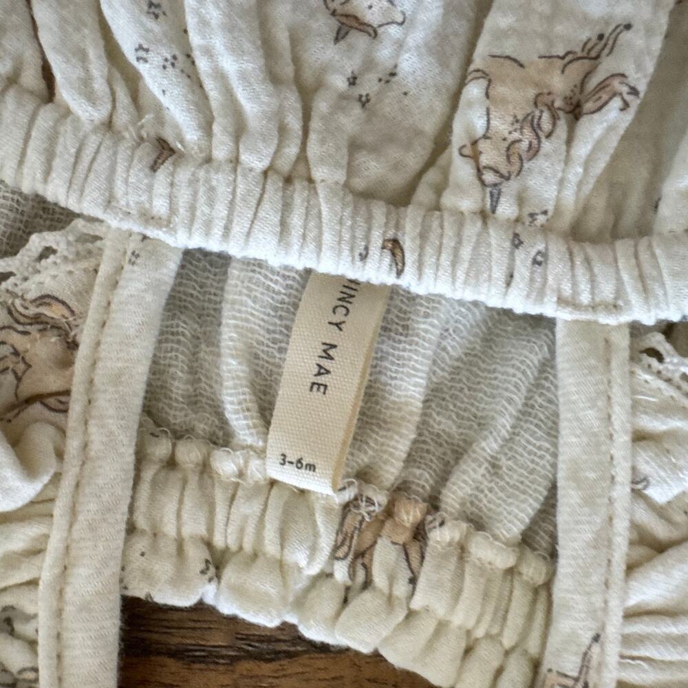 Quincy Mae Bonnie Romper Unicorns - Size 3-6m - Picture 4 of 6